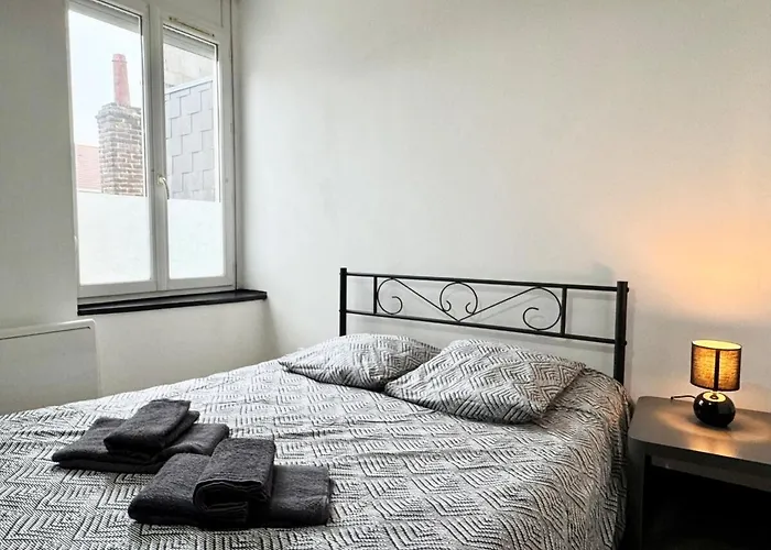Le Pant'or - Proche A16 - Tv Wifi Apartment Calais
